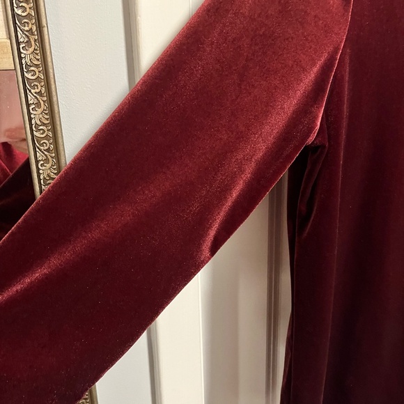 Red Velvet Boatneck Top 3/4 Sleeves - Picture 5 of 10